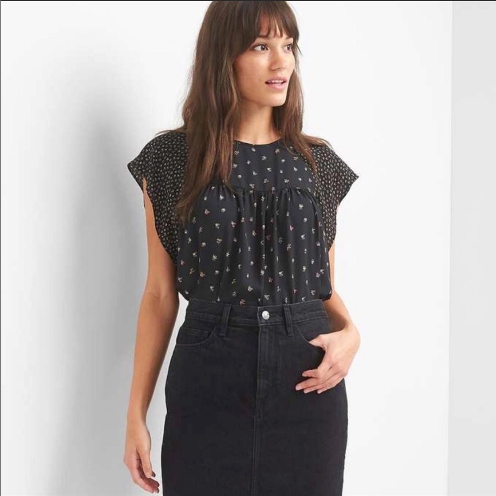 Floral Flutter Sleeve Top